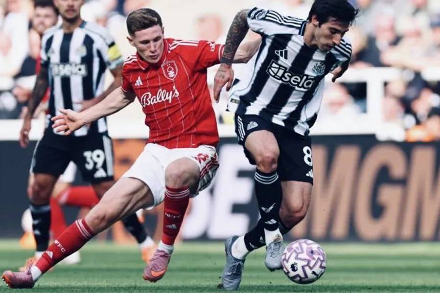 曼联签托纳利遇皇马争抢,1亿转会费加20万周薪!当年曾截胡不成